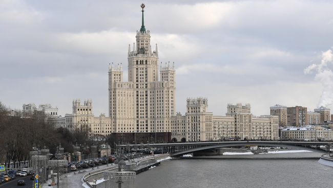 Высотное здание на Котельнической набережной в Москве Высотное здание на Котельнической набережной в Москве