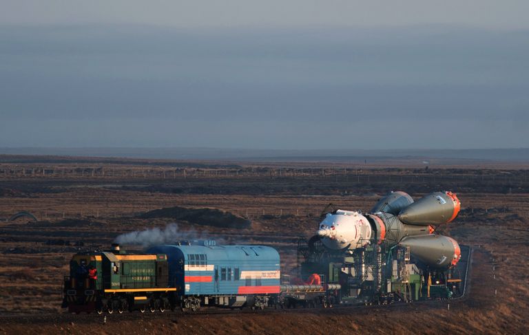 Вывоз ракеты-носителя Союз-ФГ c транспортным пилотируемым кораблем Союз МС-08 на стартовую площадку космодрома Байконур Вывоз ракеты-носителя Союз-ФГ c транспортным пилотируемым кораблем Союз МС-08 на стартовую площадку космодрома Байконур