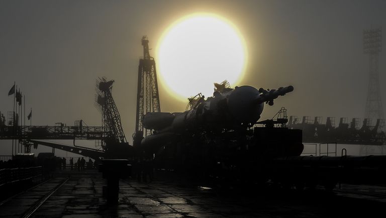 Вывоз ракеты-носителя Союз-ФГ c транспортным пилотируемым кораблем Союз МС-08 на стартовую площадку космодрома Байконур Вывоз ракеты-носителя Союз-ФГ c транспортным пилотируемым кораблем Союз МС-08 на стартовую площадку космодрома Байконур