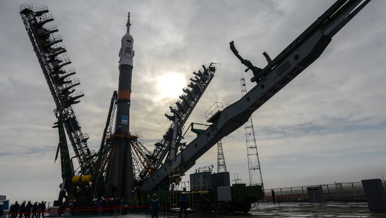 Вывоз ракеты-носителя Союз-ФГ c транспортным пилотируемым кораблем Союз МС-08 на стартовую площадку космодрома Байконур Вывоз ракеты-носителя Союз-ФГ c транспортным пилотируемым кораблем Союз МС-08 на стартовую площадку космодрома Байконур