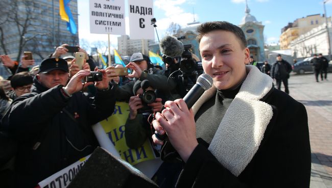 Надежда Савченко у здания Верховной рады в Киеве. 22 марта 2018 Надежда Савченко у здания Верховной рады в Киеве. 22 марта 2018