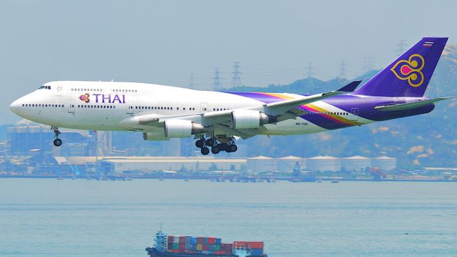 Самолет авиакомпании Thai Airways. Архивное фото Самолет авиакомпании Thai Airways. Архивное фото