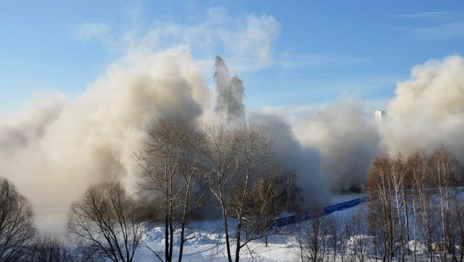 Снос недостроенной телебашни в Екатеринбурге, возведение которое было остановлено в последний год существования СССР Снос недостроенной телебашни в Екатеринбурге, возведение которое было остановлено в последний год существования СССР