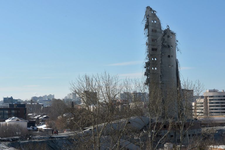 Снос недостроенной телебашни в Екатеринбурге, возведение которой было остановлено в последний год существования СССР Снос недостроенной телебашни в Екатеринбурге, возведение которой было остановлено в последний год существования СССР