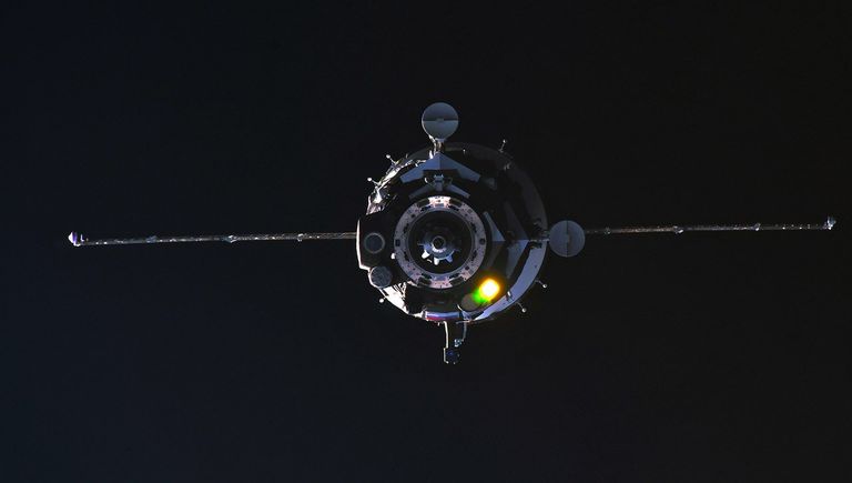 Пилотируемый корабль Союз МС-08 во время стыковки с МКС. 23 марта 2018 года