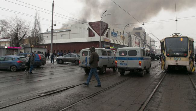 Пожар в торговом центре «Зимняя вишня» в Кемерово. 25 марта 2018 Пожар в торговом центре «Зимняя вишня» в Кемерово. 25 марта 2018