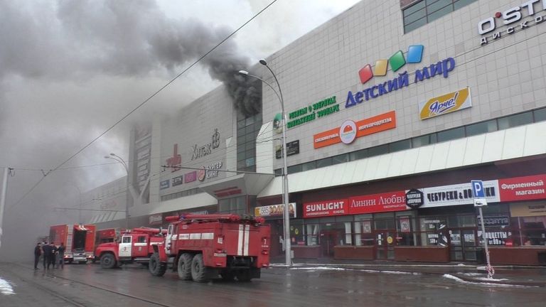 Пожар в торговом центре «Зимняя вишня» в Кемерово. 25 марта 2018 Пожар в торговом центре «Зимняя вишня» в Кемерово. 25 марта 2018