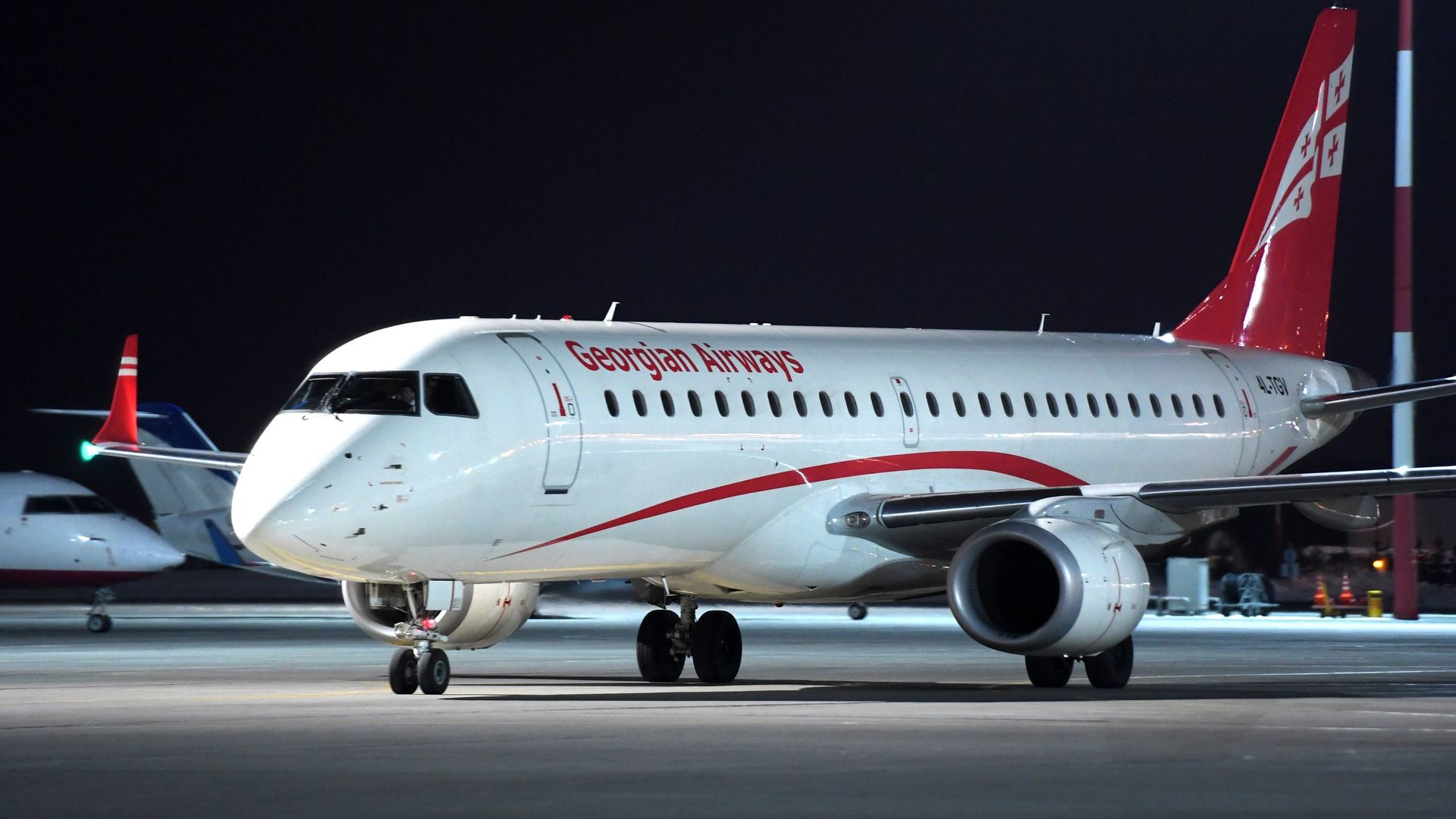 Самолет Embraer-190 авиакомпании Georgian Airways  - РИА Новости, 1920, 28.01.2022