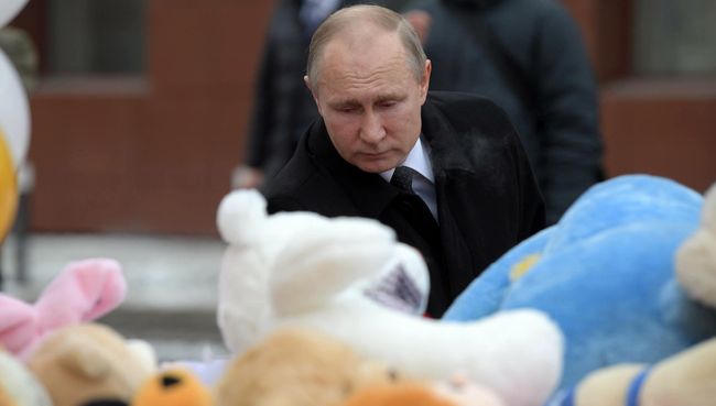 Президента РФ В. Путин почтил память погибших при пожаре в Кемерове Президента РФ В. Путин почтил память погибших при пожаре в Кемерове