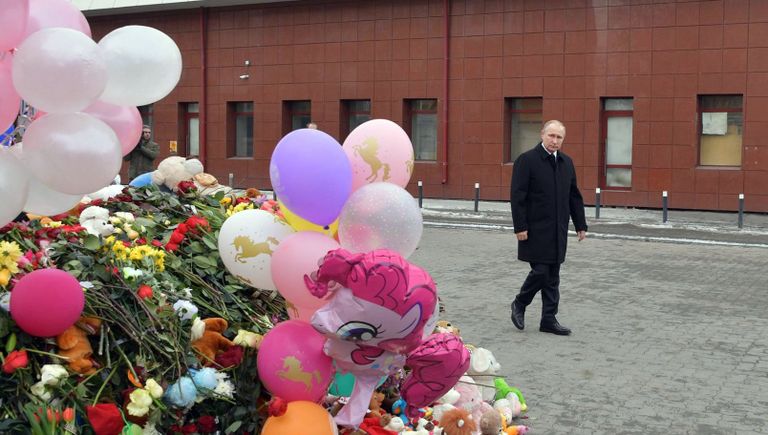 Президента РФ В. Путин почтил память погибших при пожаре в Кемерове Президента РФ В. Путин почтил память погибших при пожаре в Кемерове