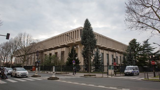 Посольство во Франции рекомендовало россиянам уделять внимание безопасности