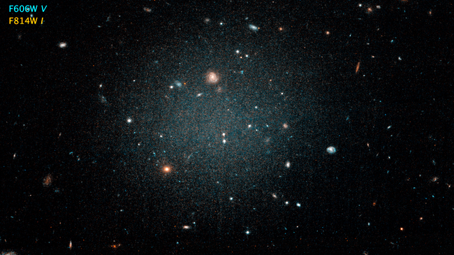 Галактика NGC 1052-DF2 в созвездии Кита, где нет темной материи Галактика NGC 1052-DF2 в созвездии Кита, где нет темной материи