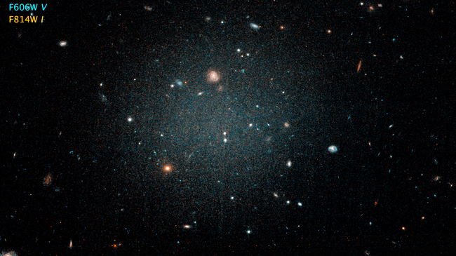 Галактика NGC 1052-DF2 в созвездии Кита, где нет темной материи Галактика NGC 1052-DF2 в созвездии Кита, где нет темной материи
