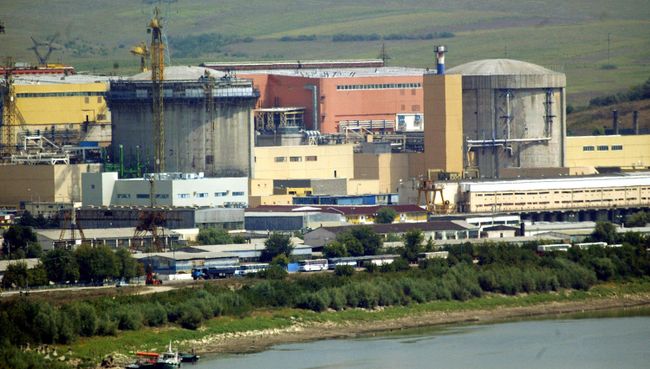 Атомная электростанция в румынском Чернаводэ. архивное фото Атомная электростанция в румынском Чернаводэ. архивное фото