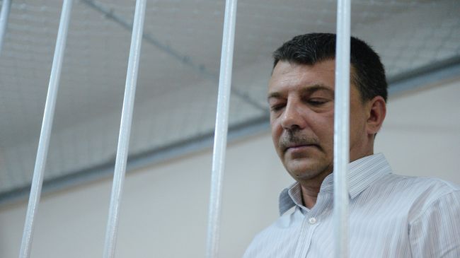 Михаил Максименко, обвиняемый в получении взятки в особо крупном размере Михаил Максименко, обвиняемый в получении взятки в особо крупном размере