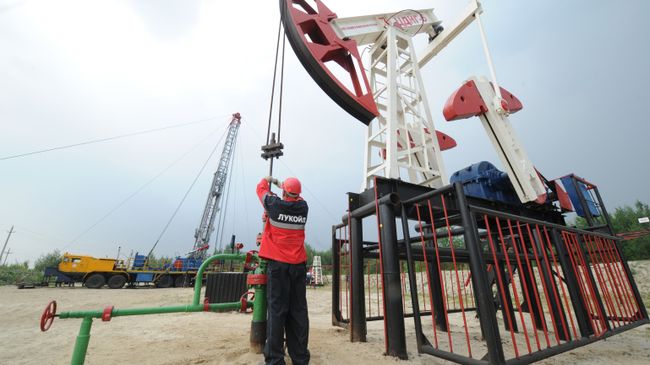Оператор по добыче нефти на нефтяном кусте в Югре Оператор по добыче нефти на нефтяном кусте в Югре