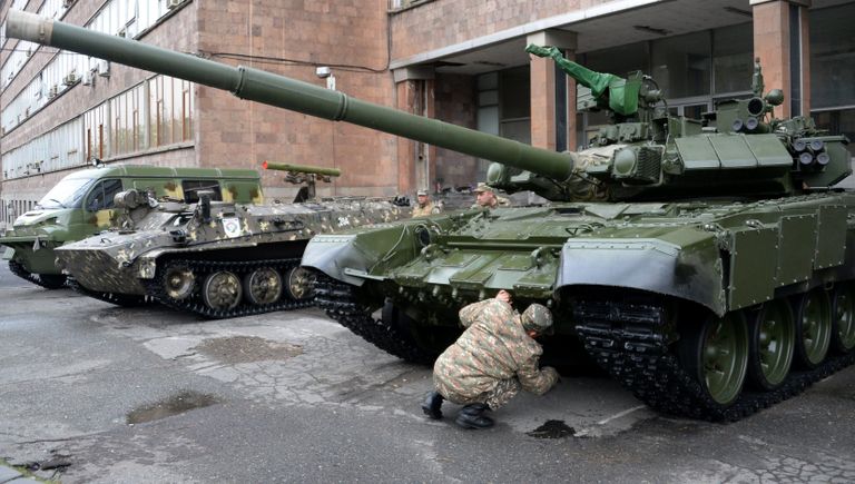 Танк Т-90С на международной выставке вооружения и оборонных технологий ArmHiTec-2018 в Ереване Танк Т-90С на международной выставке вооружения и оборонных технологий ArmHiTec-2018 в Ереване