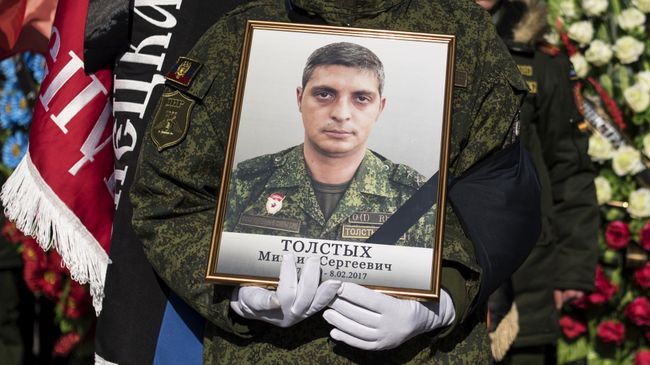 Прощание с командиром батальона Сомали Михаилом Толстых (Гиви) в Донецке. Архивное фото