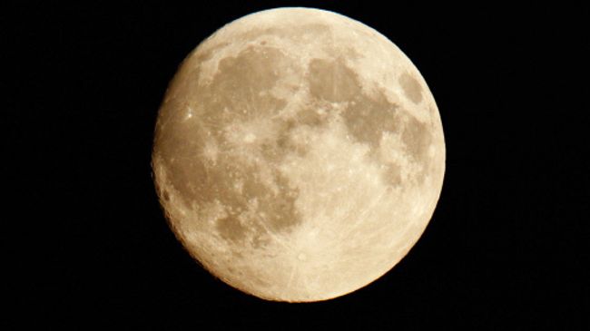 Лунный зонд LRO передал на землю первые с начала миссии снимки Луны