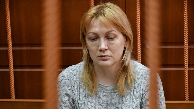 Генеральный директор ОАО Кемеровский кондитерский комбинат Юлия Богданова перед началом заседания в Заводском районном суде в Кемерово. 31 марта 2018 Генеральный директор ОАО Кемеровский кондитерский комбинат Юлия Богданова перед началом заседания в Заводском районном суде в Кемерово. 31 марта 2018