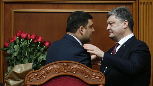 Премьер-министр Украины Владимир Гройсман и президент Украины Петр Порошенко Премьер-министр Украины Владимир Гройсман и президент Украины Петр Порошенко