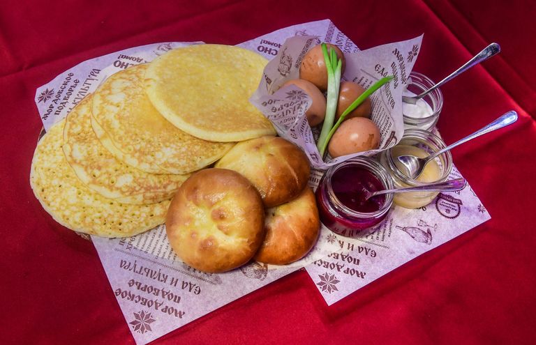 Панжакай, каленые деревенские яйца и пачат
