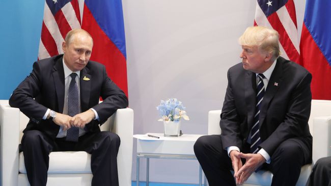 Владимир Путин и Дональд Трамп. Архивное фото Владимир Путин и Дональд Трамп. Архивное фото
