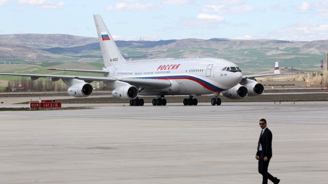 Самолет президента РФ Владимира Путина. Архивное фото Самолет президента РФ Владимира Путина. Архивное фото