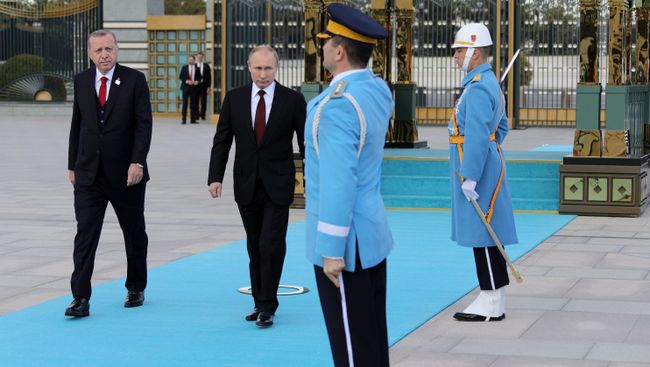 Президенты России и Турции Владимир Путин и Реджеп Тайип Эрдоган во время встречи в Анкаре. 3 апреля 2018 Президенты России и Турции Владимир Путин и Реджеп Тайип Эрдоган во время встречи в Анкаре. 3 апреля 2018