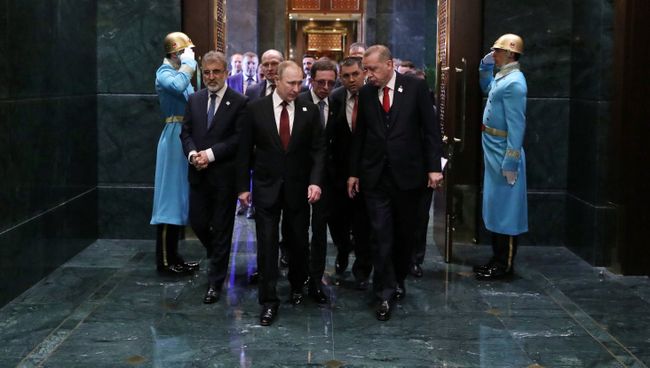Президент РФ Владимир Путин и президент Турции Реджеп Тайип Эрдоган во время встречи в президентском дворце в Анкаре. 3 апреля 2018 Президент РФ Владимир Путин и президент Турции Реджеп Тайип Эрдоган во время встречи в президентском дворце в Анкаре. 3 апреля 2018