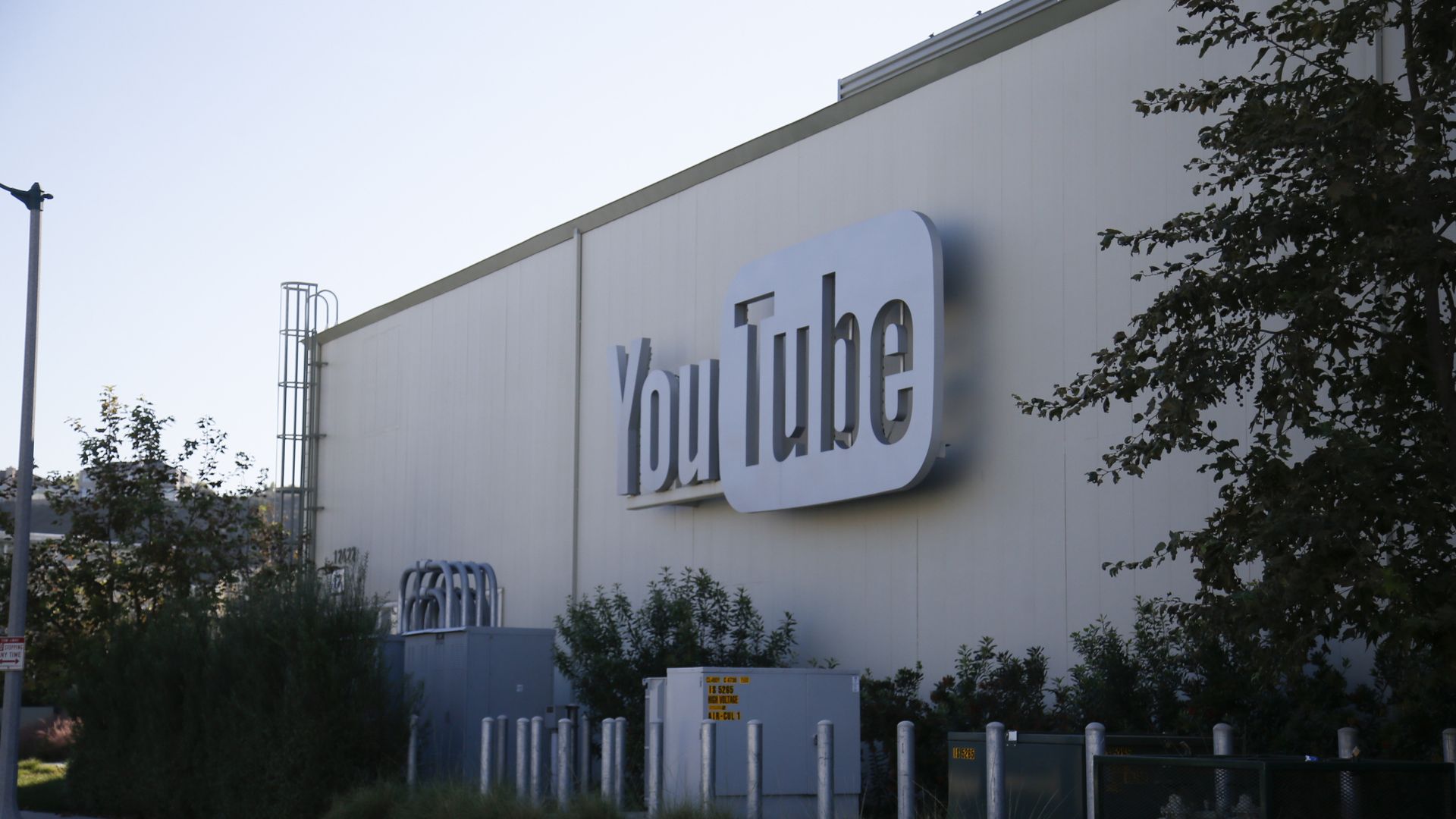 Офис компании YouTube Офис компании YouTube - РИА Новости, 1920, 27.09.2021
