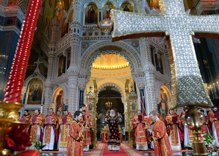 Пасхальное богослужение в храме Христа Спасителя