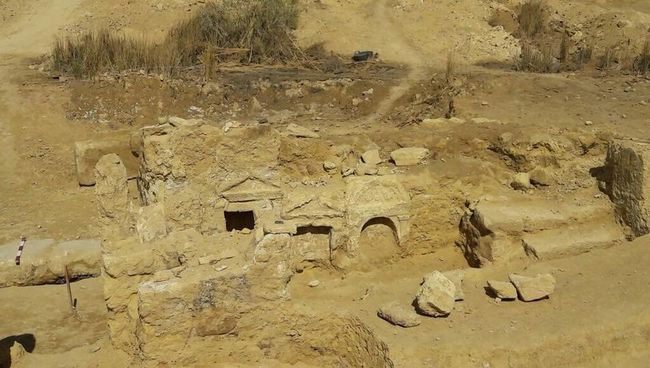Археологические раскопки в районе оазиса Сива Археологические раскопки в районе оазиса Сива
