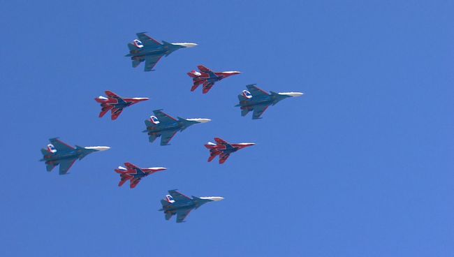 Боевые машины в небе и на земле: как репетируют парад Победы Боевые машины в небе и на земле: как репетируют парад Победы