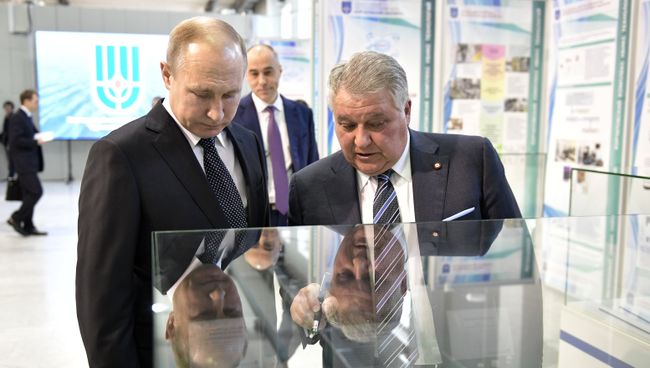 Президент РФ Владимир Путин и президент НИЦ Курчатовский институт Михаил Ковальчук во время встречи. 10 апреля 2018 Президент РФ Владимир Путин и президент НИЦ Курчатовский институт Михаил Ковальчук во время встречи. 10 апреля 2018