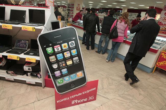 Защитники потребителей подают иск к операторам по поводу продаж iPhone
