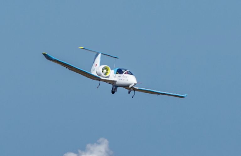 Самолет Airbus E-FAN