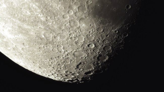 Фотография Луны, полученная телескопом сети AstroNYX Фотография Луны, полученная телескопом сети AstroNYX