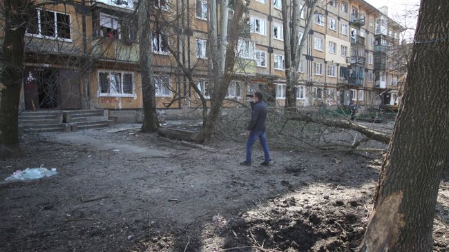Последствия обстрела Куйбышевского района в Донецке. Архивное фото Последствия обстрела Куйбышевского района в Донецке. Архивное фото