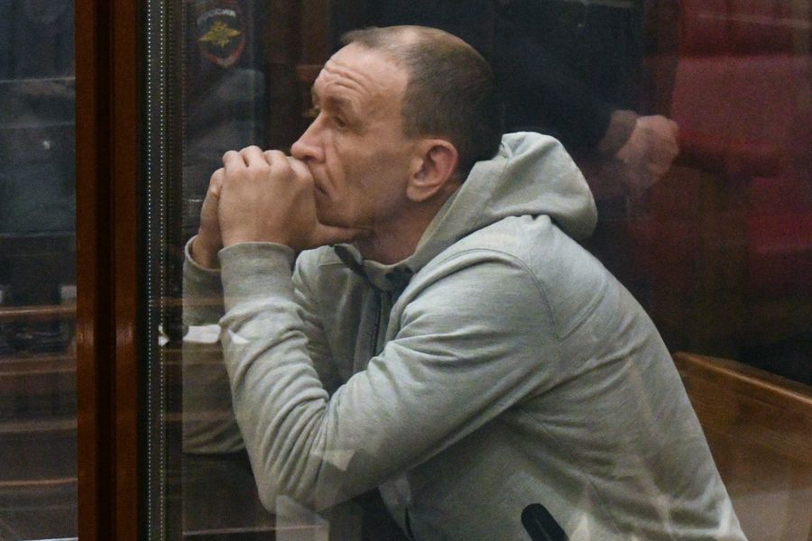 Командир пожарного звена Сергей Генин в Кемеровском областном суде. 12 апреля 2018 Командир пожарного звена Сергей Генин в Кемеровском областном суде. 12 апреля 2018