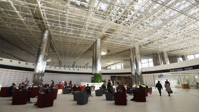 Работа нового терминала аэропорта в Симферополе. 11 апреля 2018