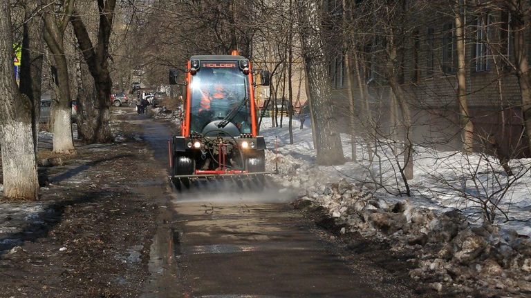Весна начинается с уборки: как коммунальщики приводят Москву в порядок Весна начинается с уборки: как коммунальщики приводят Москву в порядок