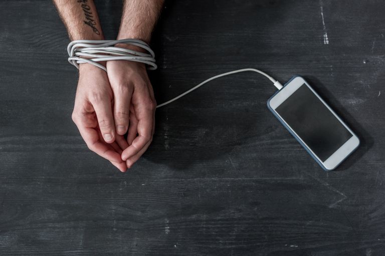 Зависимость от смартфона Зависимость от смартфона
