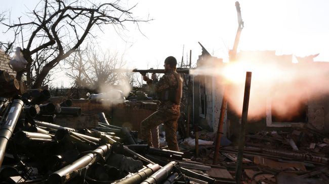 Украинский военнослужащий в Авдеевке Украинский военнослужащий в Авдеевке
