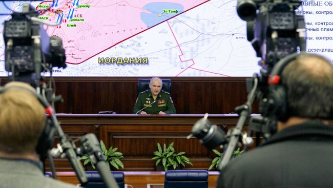Начальник Главного оперативного управления Генштаба РФ Сергей Рудской во время брифинга в Москве. 14 апреля 2018 Начальник Главного оперативного управления Генштаба РФ Сергей Рудской во время брифинга в Москве. 14 апреля 2018