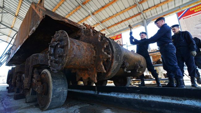 Военнослужащие проводят работы по восстановлению американского танка Sherman в Приморском крае Военнослужащие проводят работы по восстановлению американского танка Sherman в Приморском крае