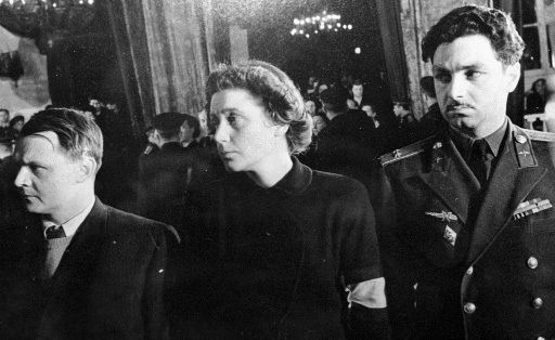 Дочь Сталина Светлана Аллилуева на церемонии прощания с отцом - РИА Новости, 1920, 25.08.2025