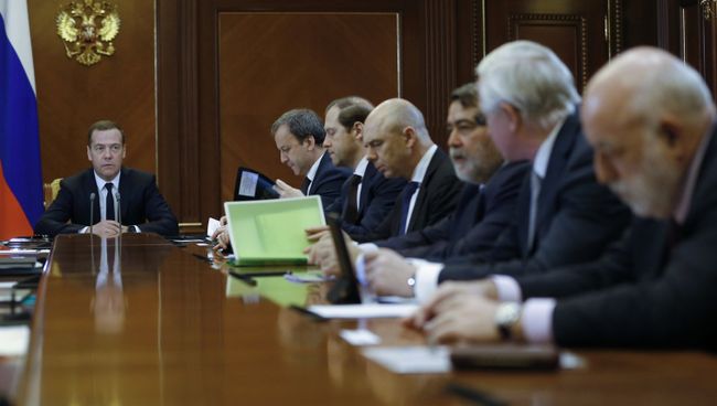 Дмитрий Медведев провел встречу с членами бюро правления Общероссийского объединения работодателей. Архивное фото Дмитрий Медведев провел встречу с членами бюро правления Общероссийского объединения работодателей. Архивное фото