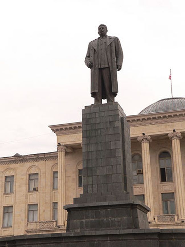 Памятник Сталину в Гори Памятник Сталину в Гори