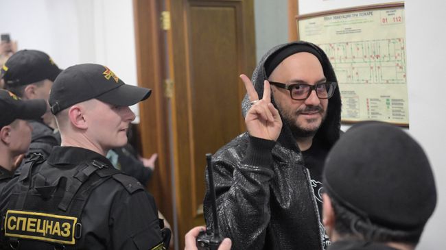 Режиссер Кирилл Серебренников в Басманном суде Москвы. 18 апреля 2018 Режиссер Кирилл Серебренников в Басманном суде Москвы. 18 апреля 2018
